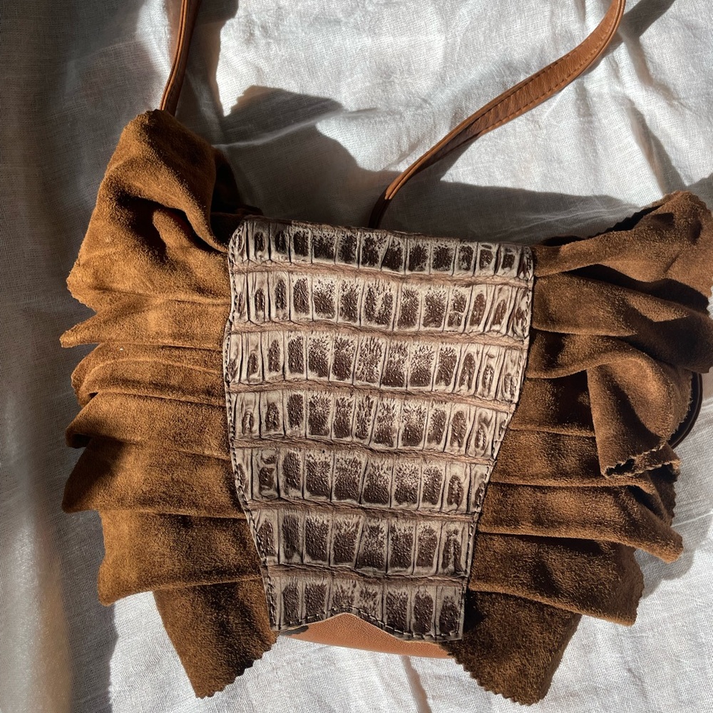 CARLOS FALCHI Vintage Chi crossbody purse!